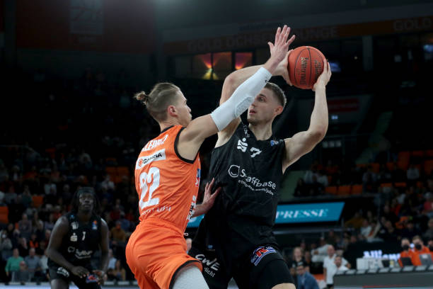 背后逻辑 背后逻辑