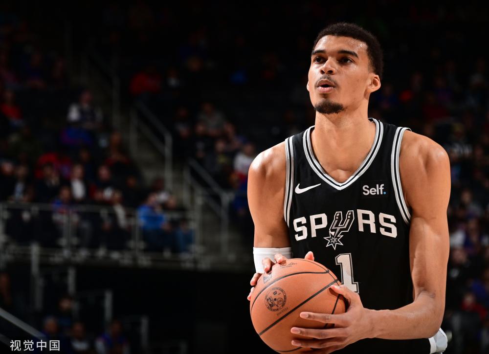 现代足球中 现代足球中